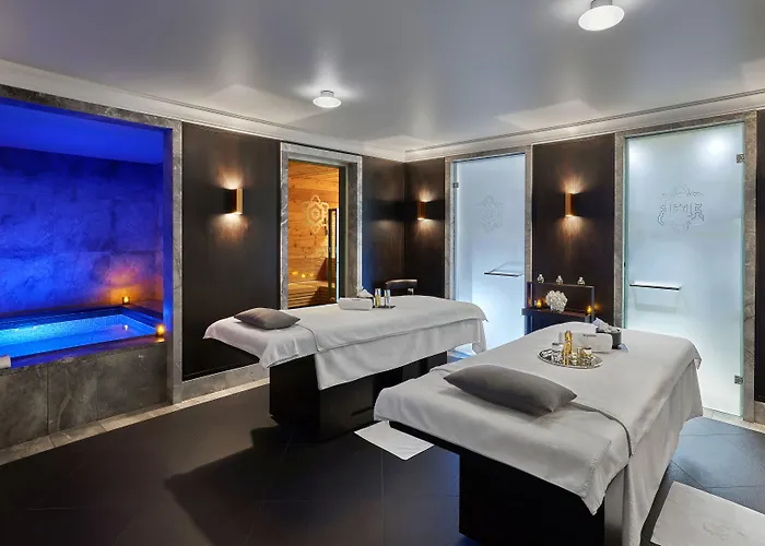 Apogee Courchevel, Oetker מלון 5*