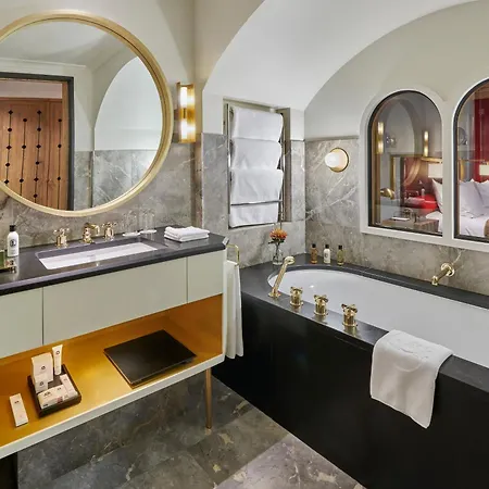 Apogee Courchevel, Oetker מלון 5*