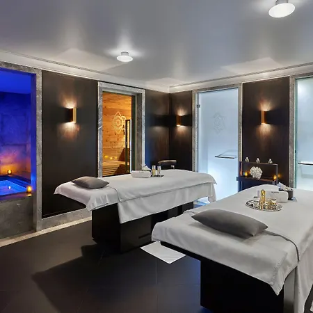 Apogee Courchevel, Oetker מלון 5*