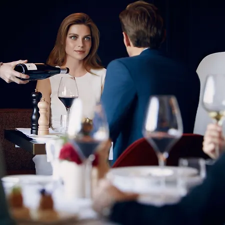 Apogee Courchevel, Oetker